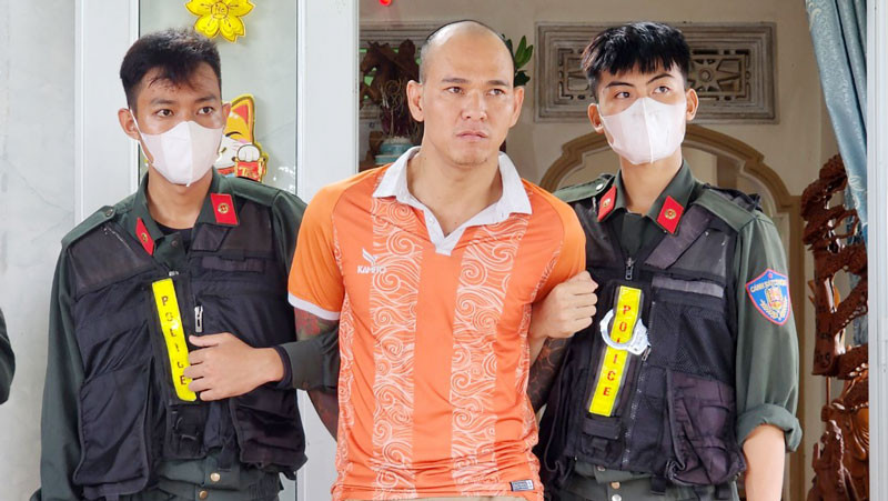 Đối tượng Nguyễn Phi Vũ (tự Vũ “Công”) cầm đầu băng “nông trường” bị bắt. (Ảnh: Công an cung cấp)