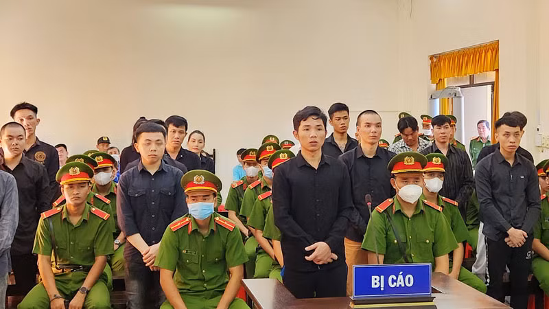 Các bị cáo trong phiên tòa xét xử sáng ngày 10/8.