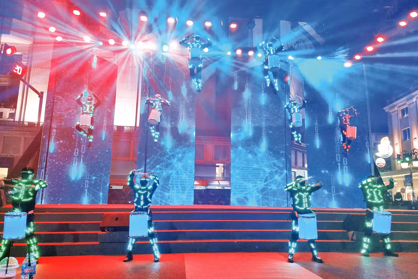 Chương trình "Du lịch Hà Nội chào 2023 - Get on Hà Nội 2023" tạo ấn tượng về một Hà Nội cổ kính, nhưng không kém phần sôi động, trẻ trung.