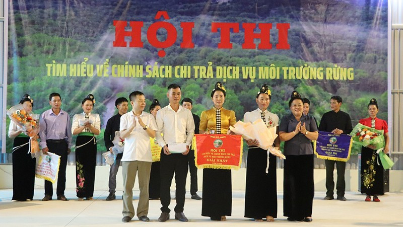 Hội thi "Tìm hiểu về chính sách chi trả dịch vụ môi trường rừng" tại xã Mường Phăng, TP Điện Biên Phủ.