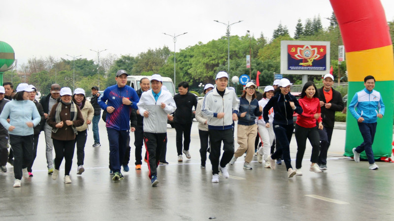 Ngày chạy Olympic vì sức khỏe toàn dân 2025.