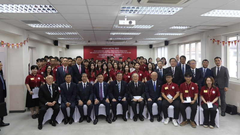 Thủ tướng Nhật Bản Shigeru Ishiba đã có buổi gặp gỡ trò chuyện với các sinh viên Trường Đại học Việt-Nhật. 