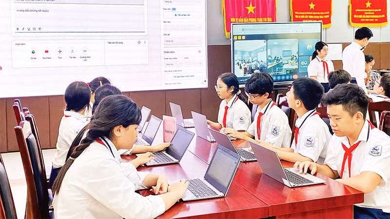 Trải nghiệm một tiết học thuộc mô hình Trường học số Google tại Trường THCS Giảng Võ (quận Ba Đình).