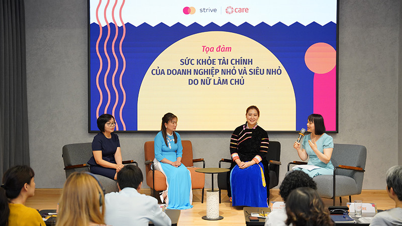 Các đại biểu chia sẻ trong tọa đàm tại chương trình. Ảnh: CARE Việt Nam