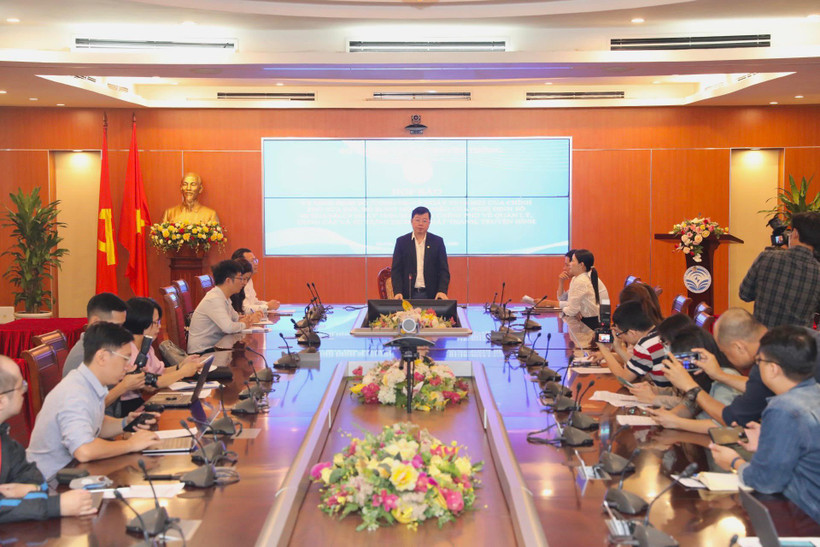 Toàn cảnh họp báo.