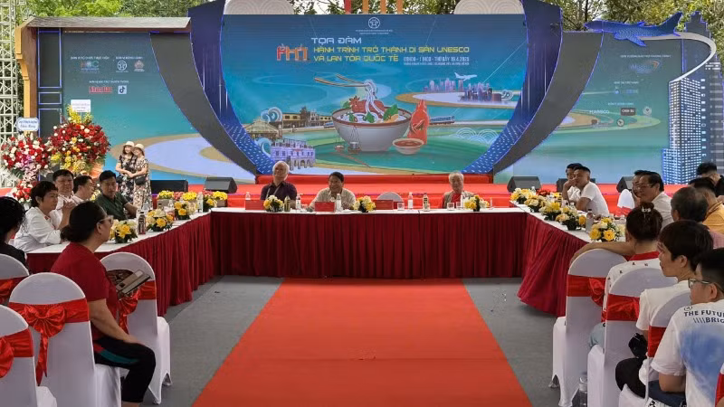 Tọa đàm về hành trình của phở Việt thu hút đông đảo chuyên gia và du khách.