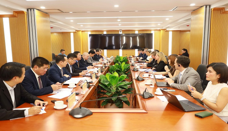 Toàn cảnh buổi làm việc giữa Bộ Xây dựng và WB.