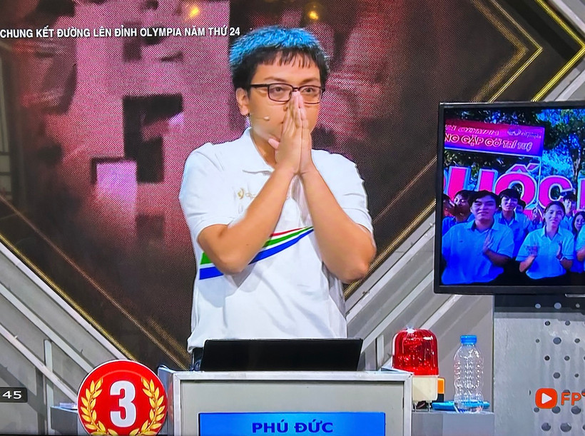 Võ Quang Phú Đức trong khoảnh khắc ghi dấu ấn ở phần thi "Vượt chướng ngại vật".