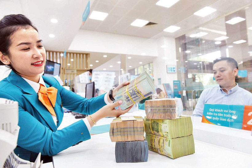 Các doanh nghiệp mong chờ lãi suất cho vay giảm. Ảnh | Ngân hàng ABBANK