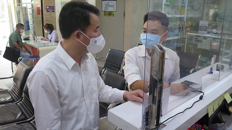 Triển khai ứng dụng công nghệ sinh trắc xác thực vân tay trên căn cước công dân gắn chíp trong khám, chữa bệnh bảo hiểm y tế đem đến nhiều tiện lợi (Ảnh: VSS).
