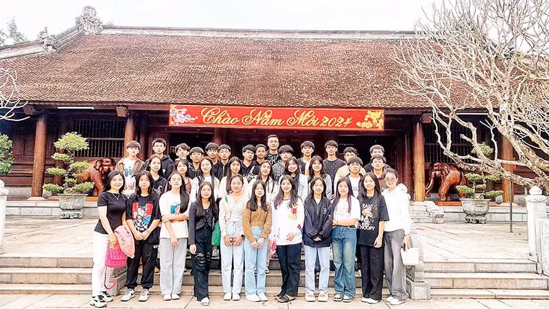 Hoạt động ngoại khóa giúp lưu học sinh Lào tự tin, hiểu rõ văn hóa đất nước, con người Việt Nam.