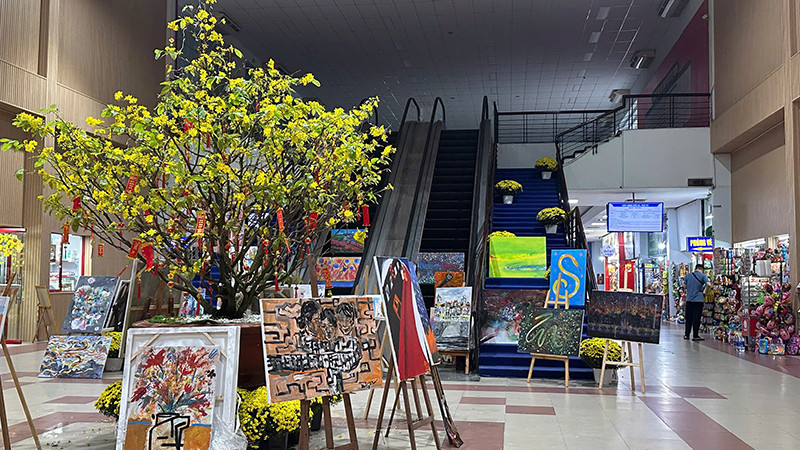 Các tác phẩm trưng bày tại Ga Sài Gòn.