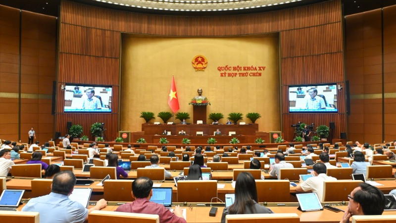 Quốc hội thảo luận ở hội trường về dự thảo Nghị quyết của Quốc hội về một số cơ chế, chính sách đặc biệt, tạo đột phá trong xây dựng và tổ chức thi hành pháp luật. (Ảnh: BÙI GIANG)
