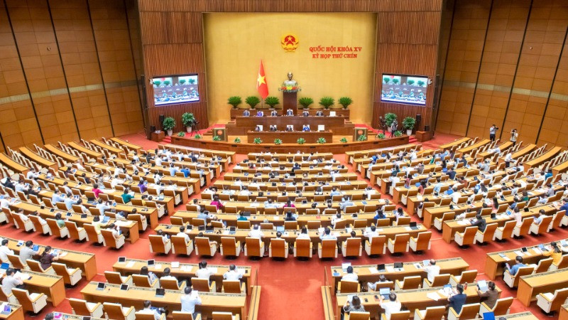 Quốc hội thảo luận tại hội trường về dự thảo Nghị quyết của Quốc hội sửa đổi, bổ sung một số điều của Hiến pháp năm 2013. (Ảnh: BÙI GIANG)