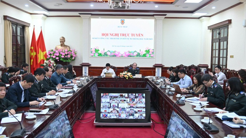 Bộ Tư pháp tổ chức hội nghị trực tuyến sơ kết công tác thi hành án dân sự 6 tháng đầu năm 2024. (Ảnh: THU NGA)