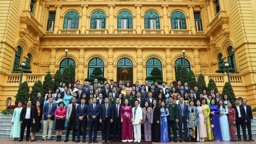 Phó Chủ tịch nước Võ Thị Ánh Xuân gặp mặt những nhà tài trợ tiêu biểu đóng góp cho các hoạt động vì trẻ em. 