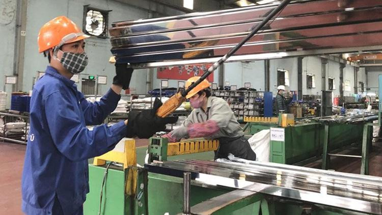 Lao động tại Tập đoàn Inox Hoàng Vũ, Hà Nội. (Ảnh minh họa: nhandan.vn)