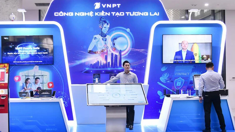 Công ty Công nghệ thông tin VNPT (VNPT IT)tại sự kiện Ngày chuyển đổi số 10/10/2024 của Bộ Công an. (Ảnh https://vnptit.vn/)