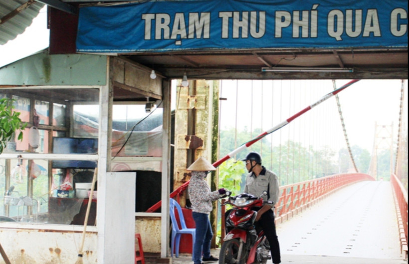 Tháo dỡ cầu treo Đồng Liên trước ngày 20/6/2024.