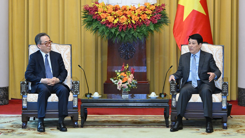 Chủ tịch nước Lương Cường và Bộ trưởng Ngoại giao Hàn Quốc Cho Tae-yul tại buổi tiếp.