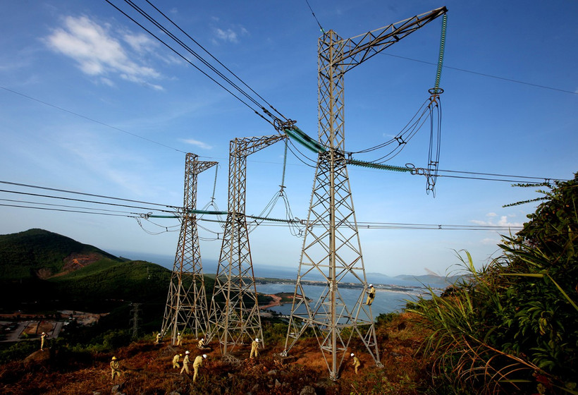 Điển hình của "dám nghĩ, dám làm, dám chịu trách nhiệm" là việc Thủ tướng Chính phủ Võ Văn Kiệt quyết định táo bạo làm đường dây 500kV Bắc- Nam dù có rất nhiều ý kiến phản đối. Ảnh: Ngọc Hà