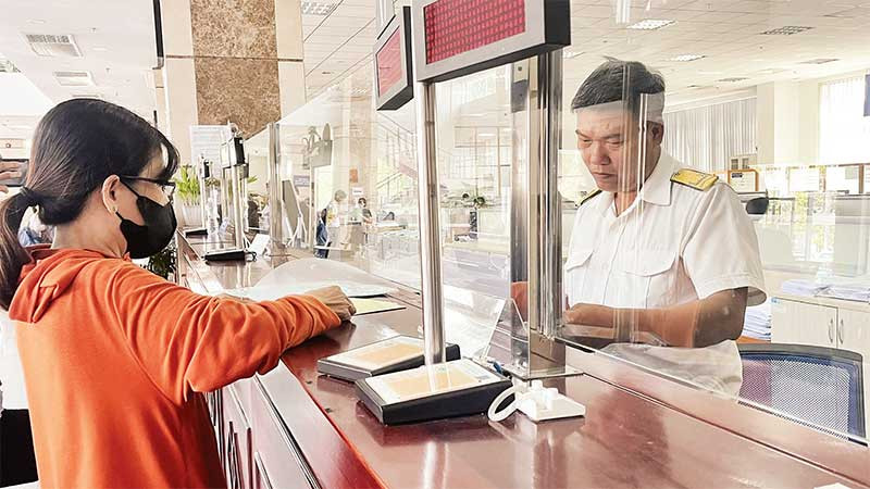 Người nộp thuế làm thủ tục kê khai thuế tại Cục Thuế Thành phố Hồ Chí Minh.