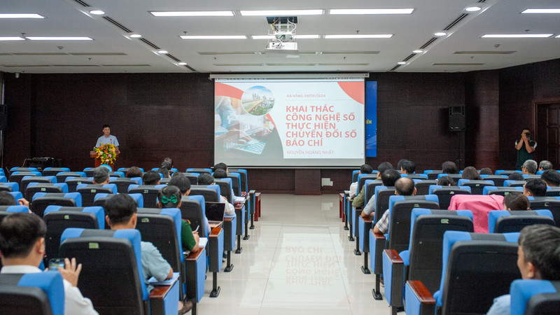 Quang cảnh Hội nghị Tập huấn chuyển đổi số.