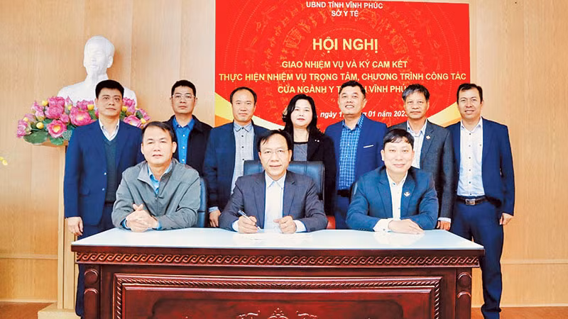 Ban Giám đốc Sở Y tế giao nhiệm vụ cho các đơn vị.