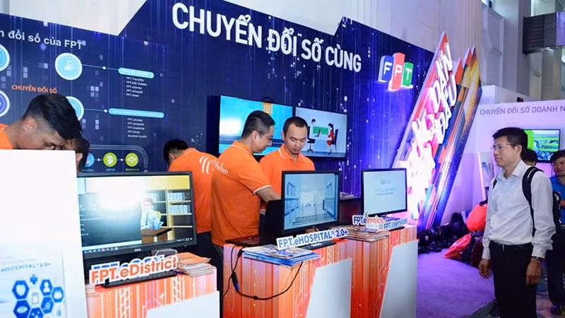 Khách thăm quan tại Diễn đàn công nghệ FPT Techday.