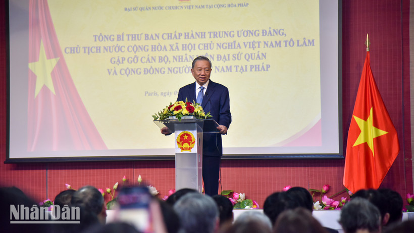 Tổng Bí thư, Chủ tịch nước Tô Lâm Tổng Bí thư, Chủ tịch nước khẳng định Đảng và Nhà nước luôn ghi nhận, đánh giá cao những đóng góp của các thế hệ kiều bào tại Pháp, của Hội người Việt Nam tại Pháp cho đất nước trong cuộc đấu tranh giành độc lập dân tộc và trong sự nghiệp phát triển đất nước và bảo vệ Tổ quốc. (Ảnh: KHẢI HOÀN)