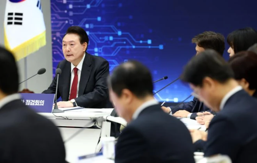 Tổng thống Hàn Quốc Yoon Suk Yeol phát biểu cuộc họp đánh giá tình hình phát triển ngành công nghiệp sản xuất chip bán dẫn, ngày 9/4. (Nguồn: Yonhap/Vietnam+)