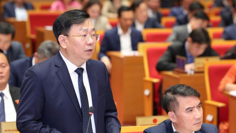 Giám đốc Sở Xây dựng Hà Nội Võ Nguyên Phong trả lời một số nội dung Hội đồng nhân dân thành phố tái chất vấn.