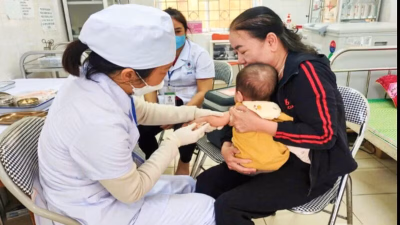 Tỉnh Thái Nguyên tổ chức chiến dịch tiêm vaccine phòng dịch sởi từ ngày 26 đến 28/3.