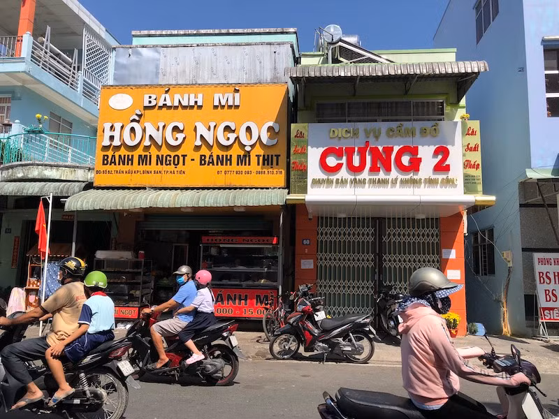 Tiệm cầm đồ của vợ chồng ông Chang Hồi Cưng.