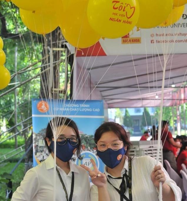 Hình ảnh Học viện Ngân hàng tại Ngày hội tư vấn tuyển sinh 2022.