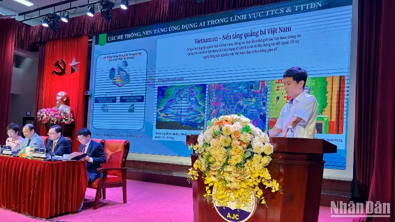 Ông Ngô Thanh Hiển, Phó Cục trưởng Cục Thông tin cơ sở và Thông tin đối ngoại, Bộ Văn hóa, Thể thao và Du lịch, chia sẻ tại sự kiện. (Ảnh: HẢI YẾN)