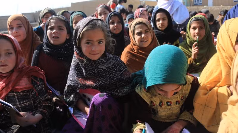 Những đứa trẻ tại một lớp học từ thiện ở Kabul, Afghanistan. (Ảnh: Tân Hoa xã)