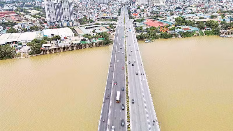 Cầu Vĩnh Tuy giai đoạn 2 được đưa vào khai thác.