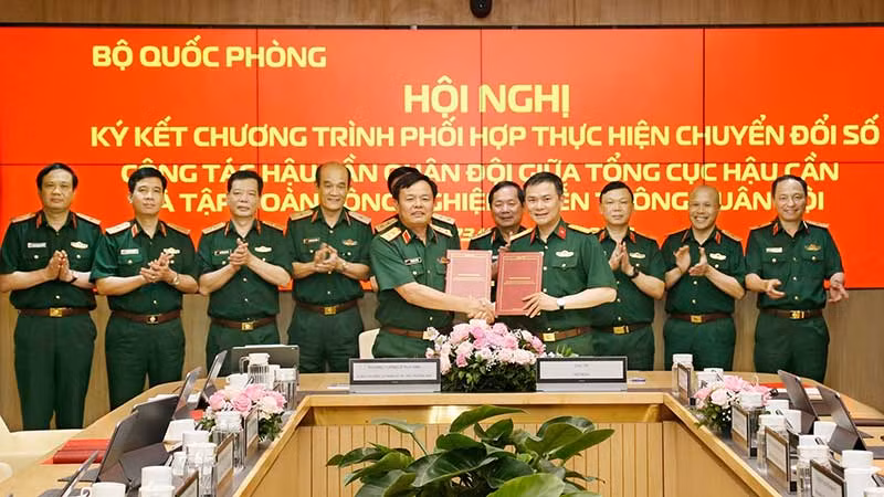 Ký kết chương trình phối hợp thực hiện chuyển đổi số giữa Tổng cục Hậu cần và Tập đoàn Viettel, tháng 5/2023.