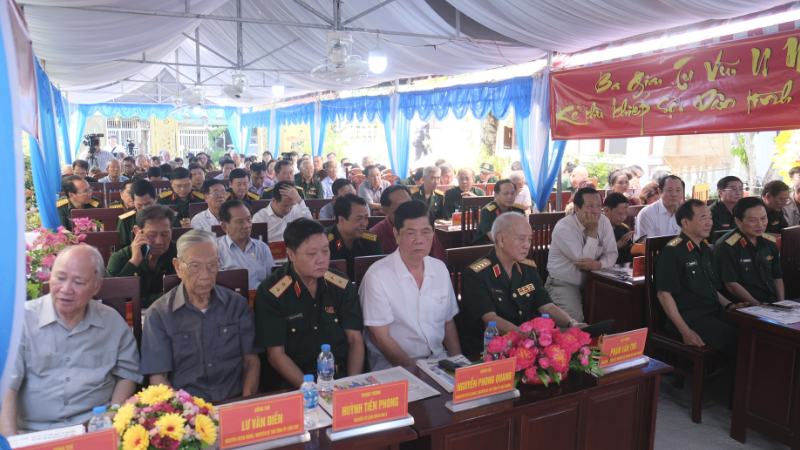 Quang cảnh buổi Lễ kết nghĩa và giao lưu 3 trung đoàn, Trung đoàn 1 - U Minh, Trung đoàn 1 (Đoàn Ba Gia), Trung đoàn 88 (Đoàn Tu Vũ).