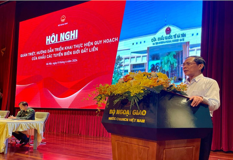 Bộ trưởng Ngoại giao Bùi Thanh Sơn phát biểu chỉ đạo Hội nghị