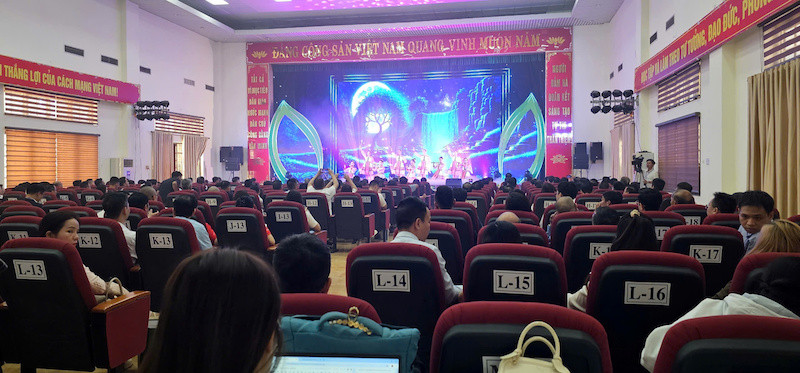 Quang cảnh hội nghị xúc tiến đầu tư vào cụm công nghiệp phía đông Đầm Hà B.