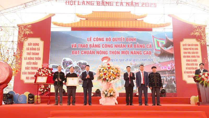 Trao Quyết định và Bằng công nhận đạt chuẩn nông thôn mới nâng cao cho xã Bằng Cả, thành phố Hạ Long.