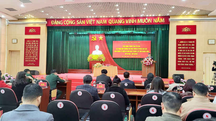 Quang cảnh hội nghị phát động phong trào thi đua đua Xây dựng mô hình môi trường văn hoá trong cơ quan báo chí và thi đua chào mừng kỷ niệm 60 năm ngày thành lập tỉnh Quảng Ninh.