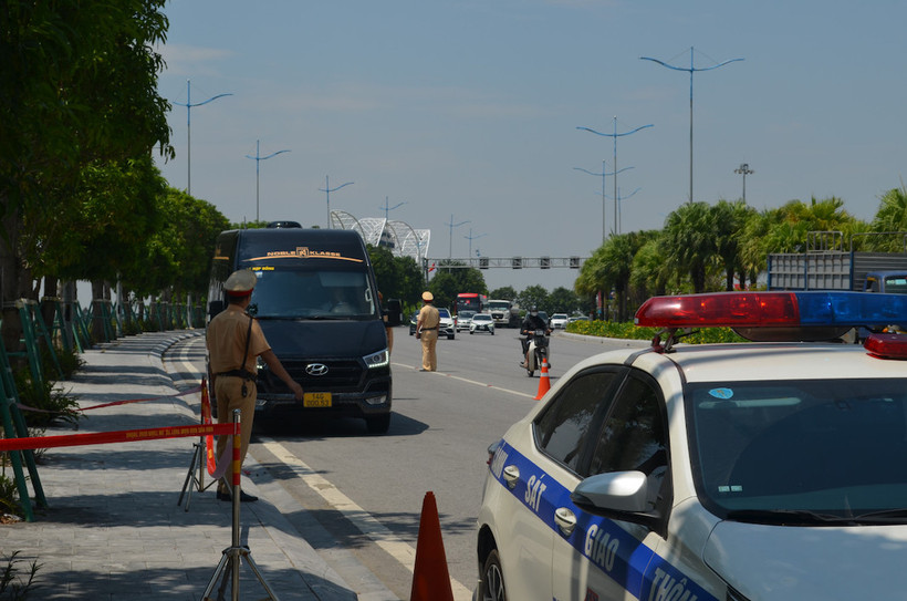 Công an tỉnh Quảng Ninh tăng cường tuần tra, kiểm soát tại các khu vực trung tâm thành phố Hạ Long trong những ngày nghỉ lễ.