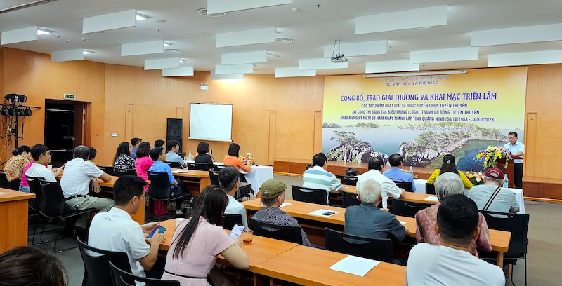 Quang cảnh lễ trao giải Cuộc thi sáng tác biểu trưng (logo), tranh cổ động tuyên truyền chào mừng 60 năm Ngày thành lập tỉnh Quảng Ninh.