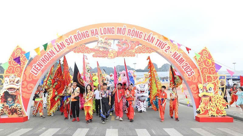 Khai mạc Liên hoan Lân-Sư-Rồng Hạ Long 2025. 