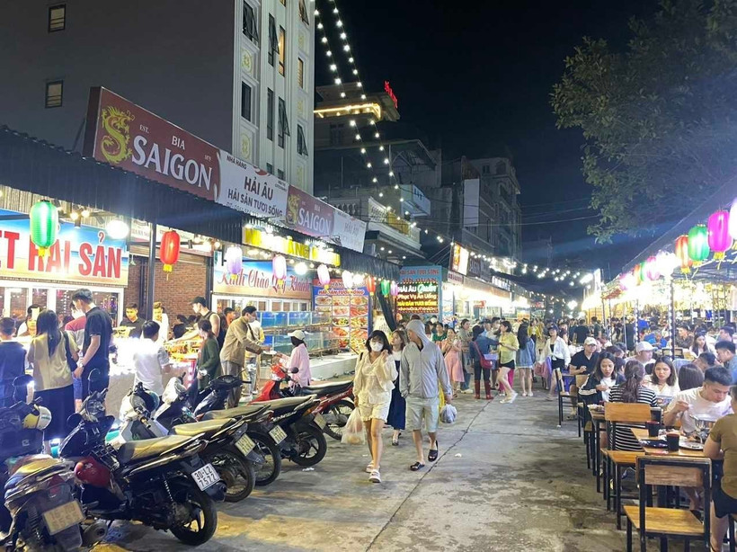 Đảo Cô Tô hút lượng lớn khách du lịch lên đảo nghỉ dưỡng, tham quan và trải nghiệm.