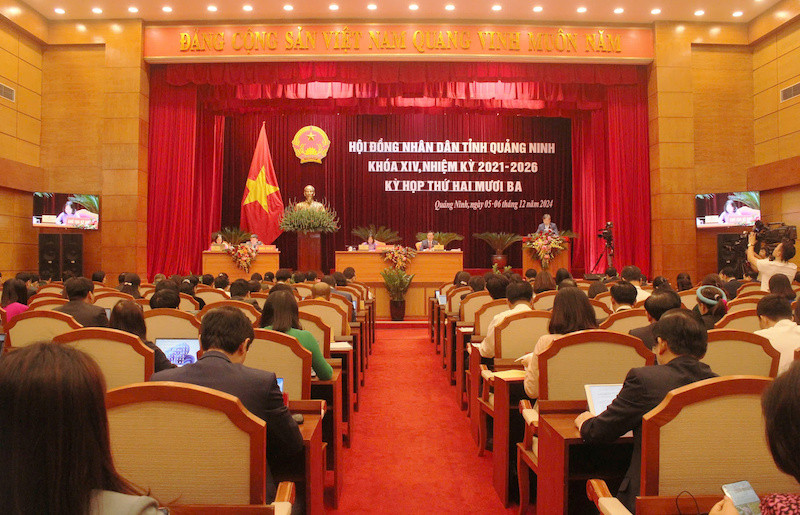 Quang cảnh kỳ họp thứ 23 Hội đồng nhân dân tỉnh Quảng Ninh.