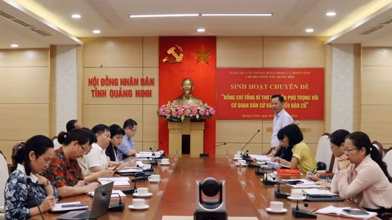 Quang cảnh buổi sinh hoạt chuyên đề.